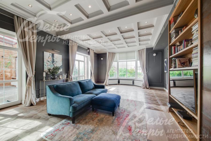 Красивые потолки со встроенным освещением