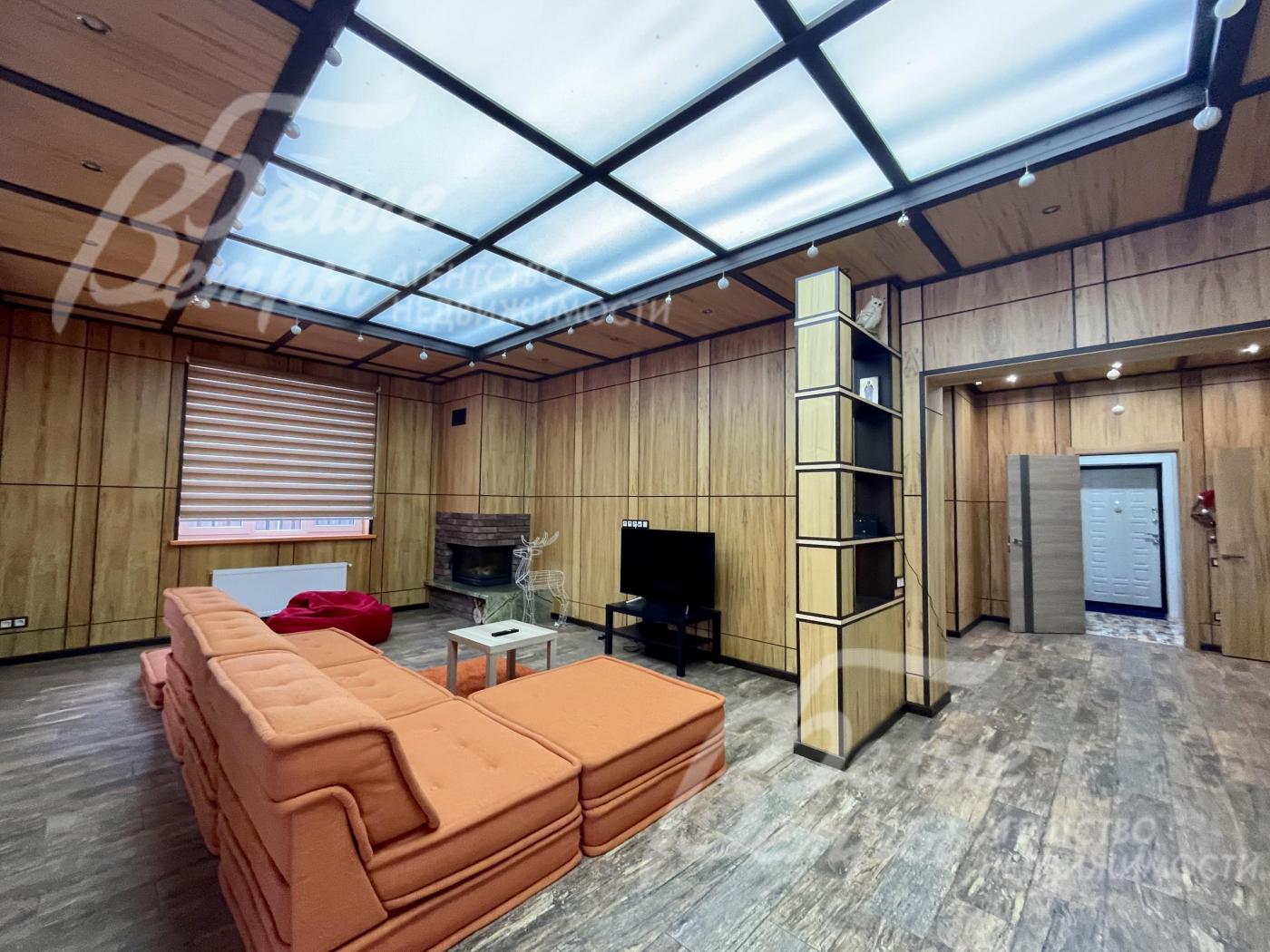 Гостиная с дровяным камином