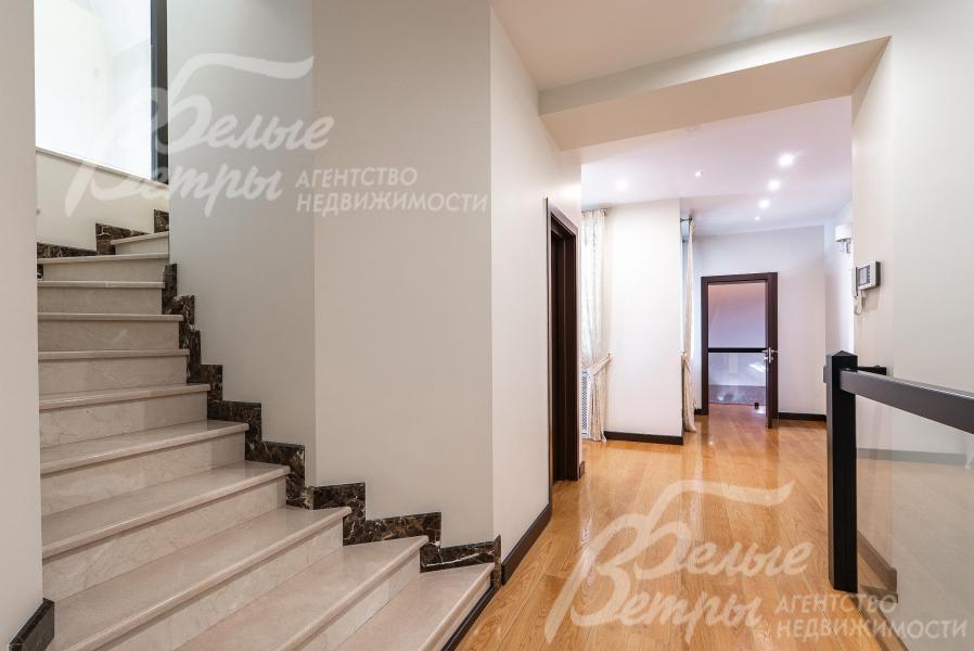 Холл 2-го этажа